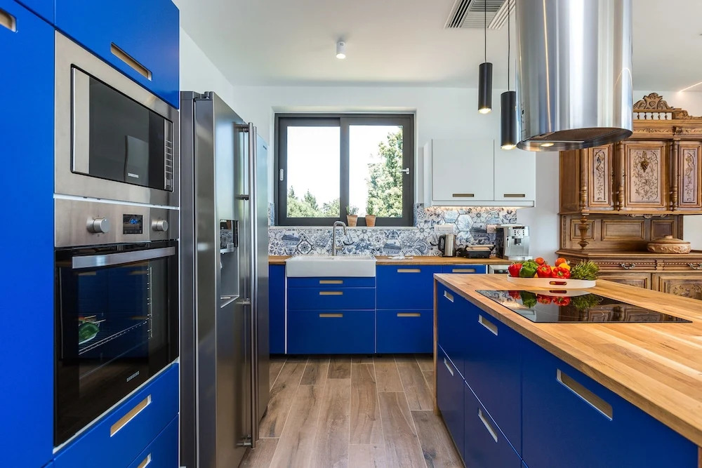 Villa Blue Skyline