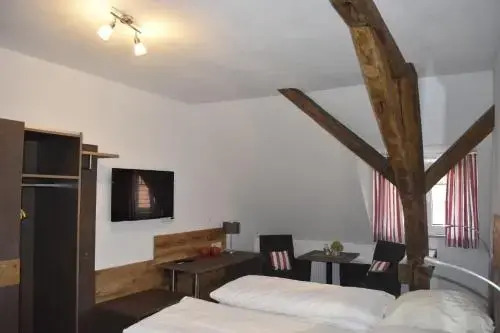 Gasthof Zum Hirschen , mit Gästezimmern.