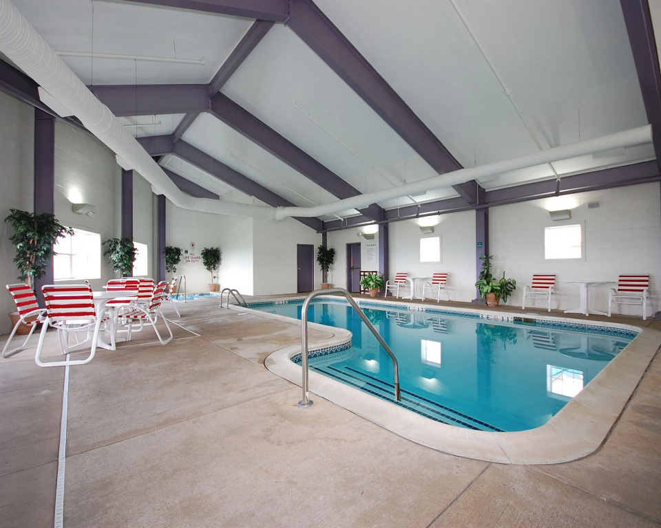 Host Inn an All Suites Hotel