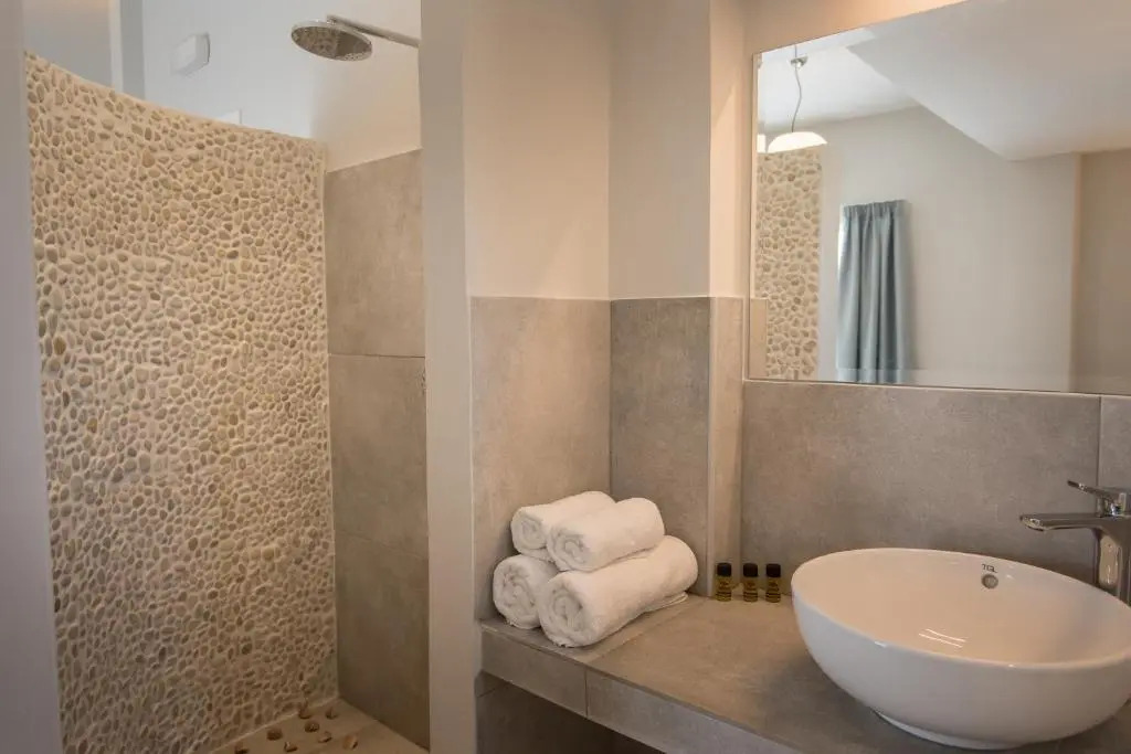 Fomithea Hotel-New