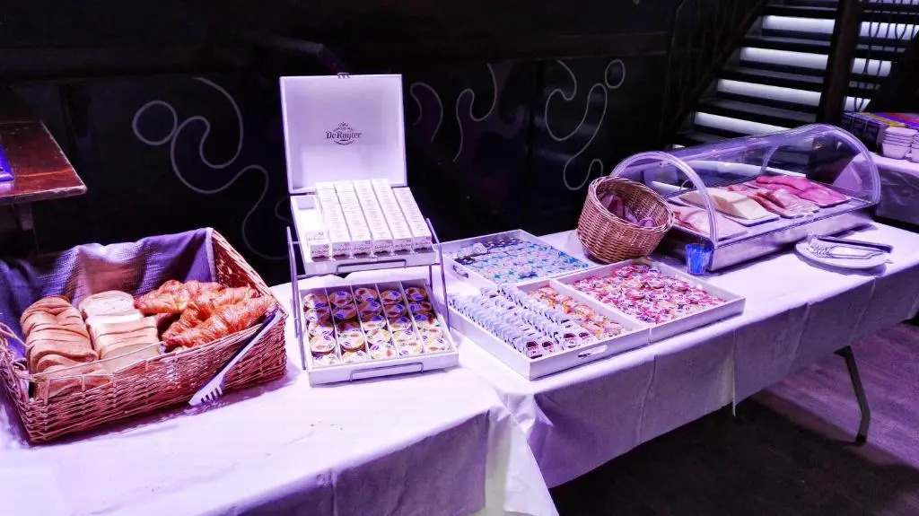 Rembrandt Square Hotel