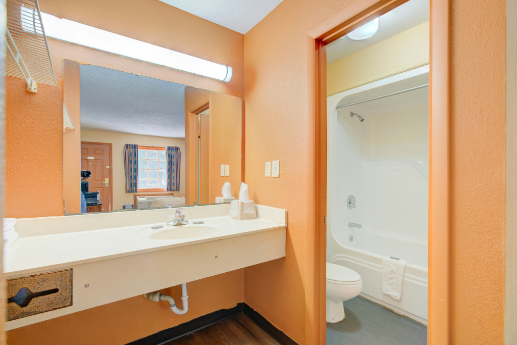 Hotel O Deluxe Inn Kingstree SC HWY 52
