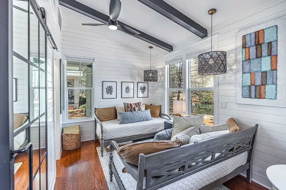 1299 Laurel Grove 3 Bedroom Home by RedAwning