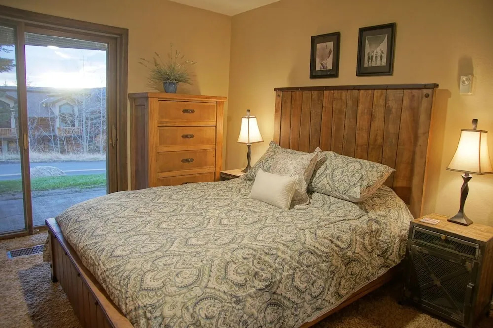 Promontory 19 [4-Bedroom] (202884-3842) Condo