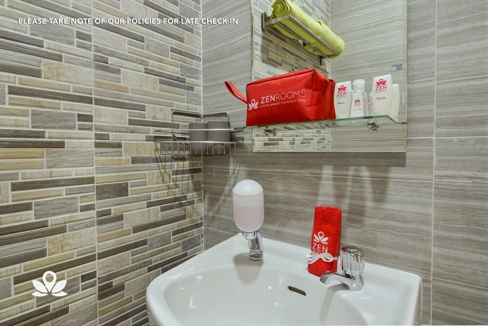 ZEN Rooms Near Stasiun Sudirman