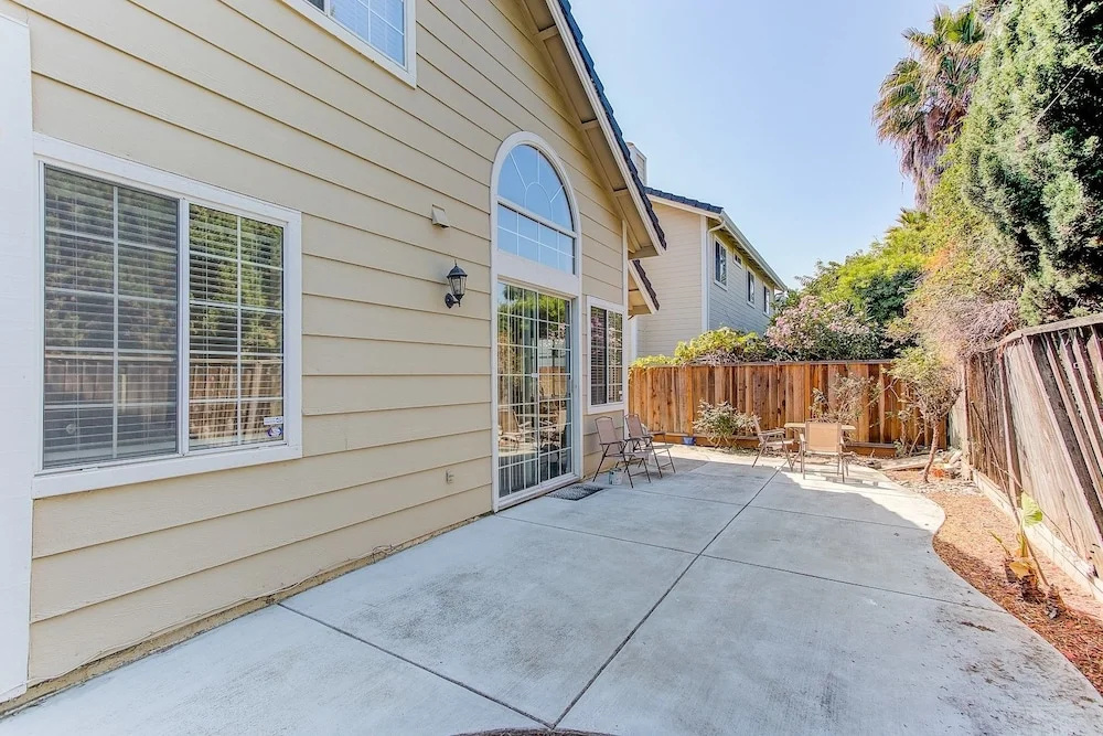 Andrea Way House in Union City 3 Bedrooms 2.5 Bathrooms Home