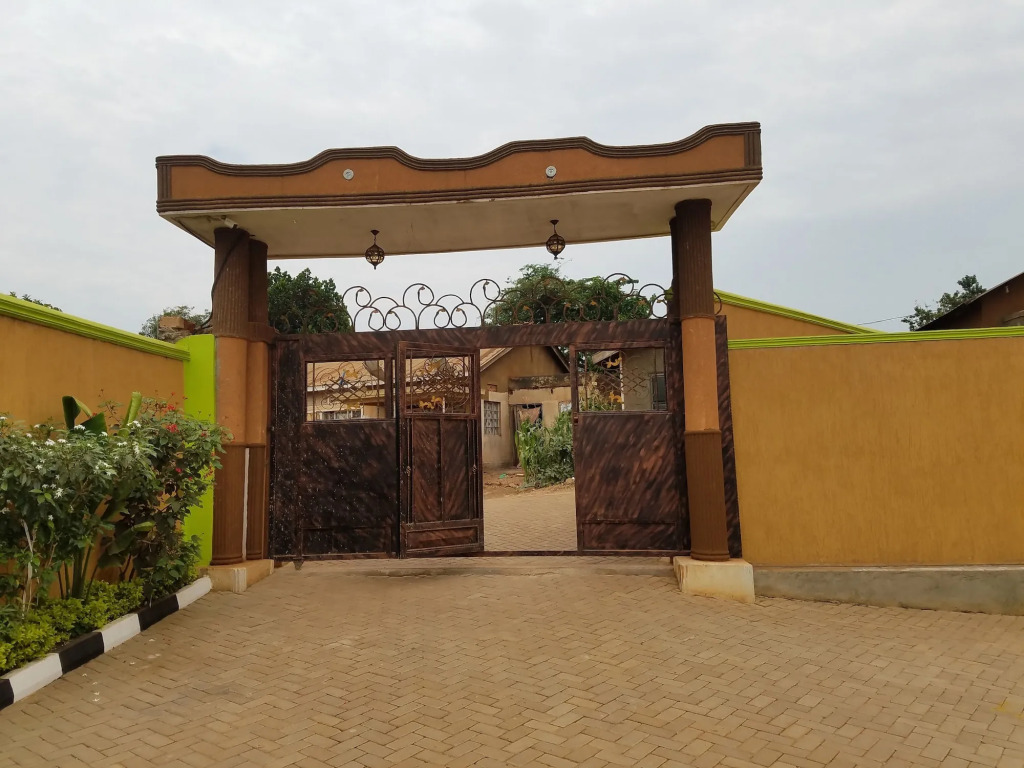 Sibyangu Standard Hotel Kampala