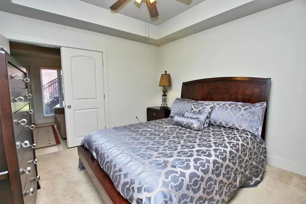Emerald Greens 1102 - 1 Br condo
