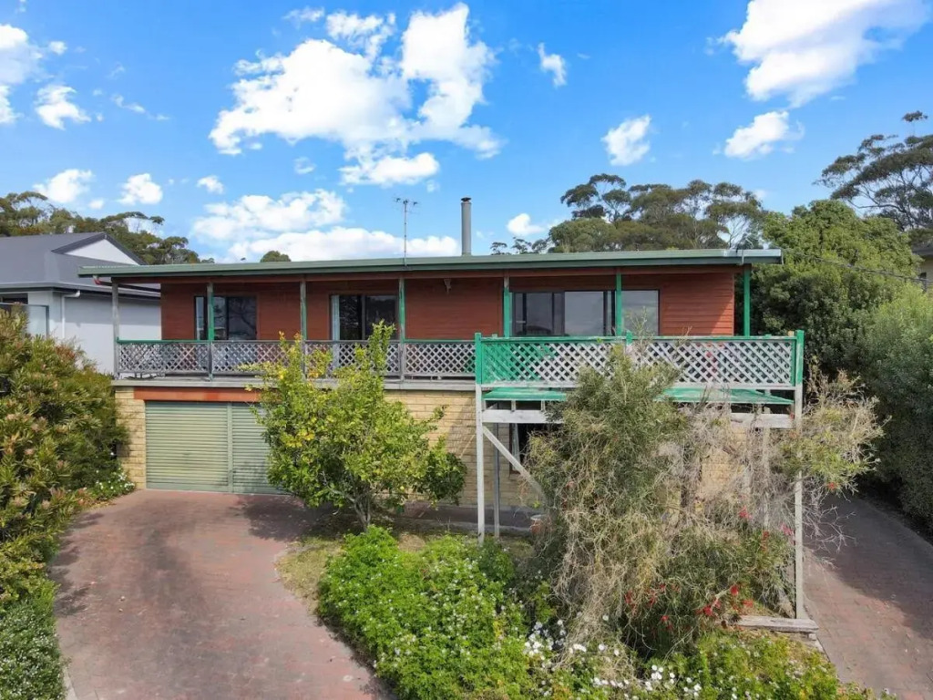 Wombat Mansion - Views - Shack Life at Binalong Bay