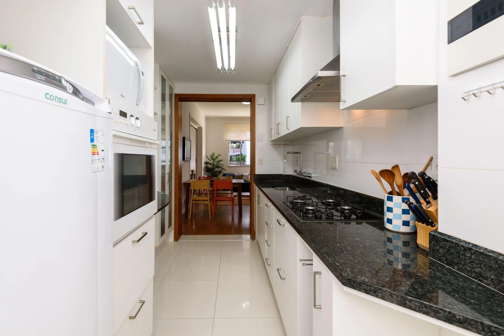 Amplo Apartamento Decorado Em Ipanema | Bt 185/401