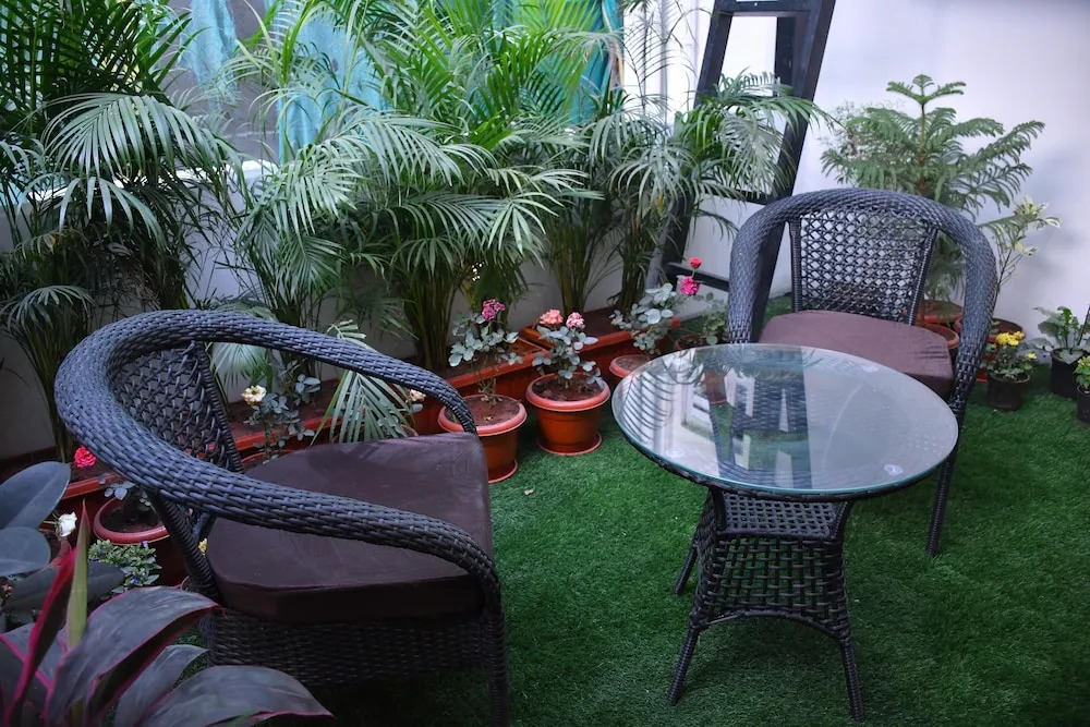 Luxuryhouse-3br-free Car & Driver-balcony-wifi