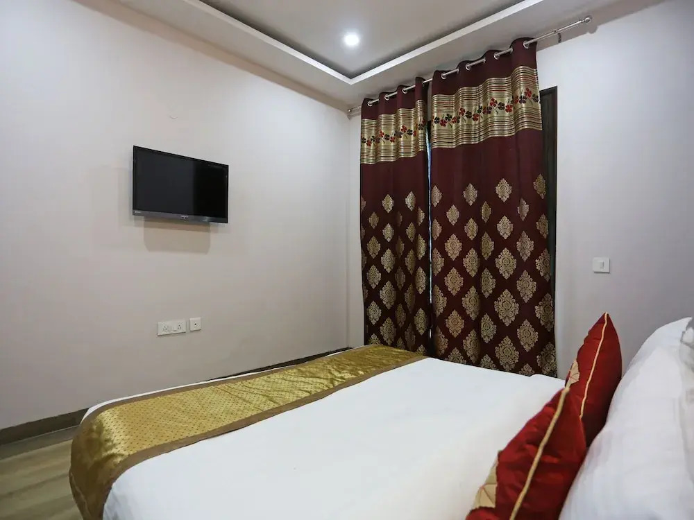 OYO 5470 Atithi Residence