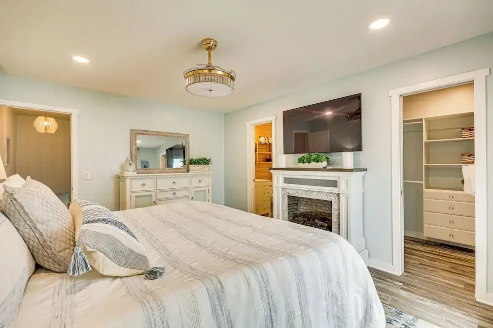 Poolside Fun + Oceanfront Bliss: Kure Beach Haven!
