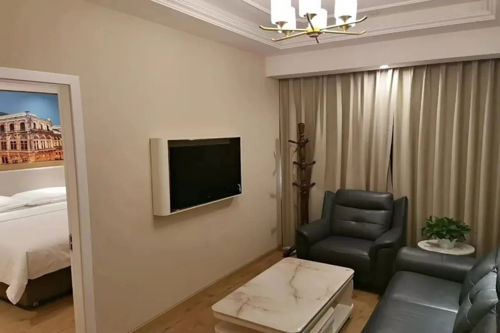 Vienna 3 Best Hotel (Beijing Gucheng subway station store)