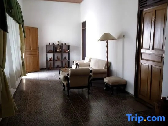 Tunjung Nyaho Guest House ( Tng )