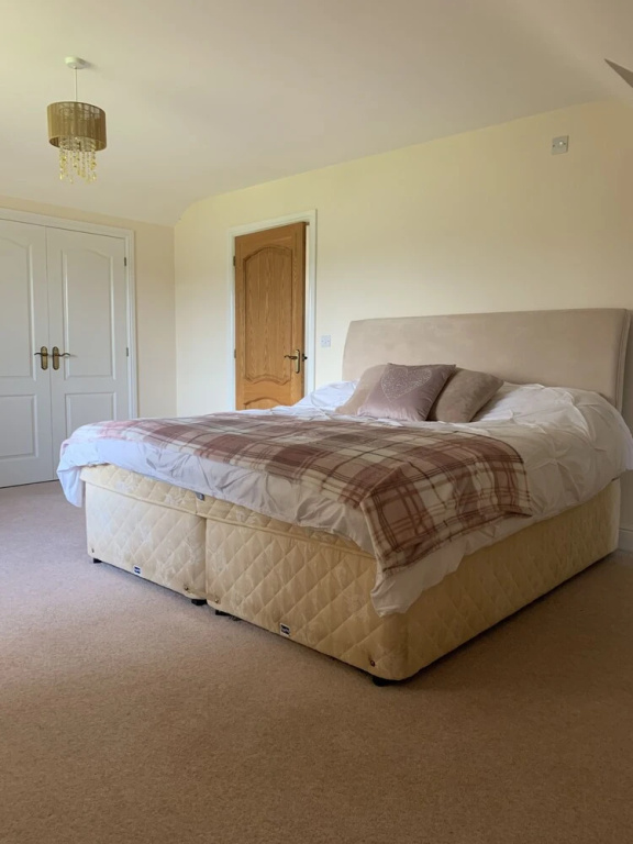 Captivating 4-bed House in West Wales