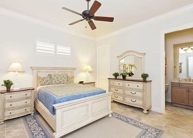 Florence By the Sea 6 Br home by RedAwning