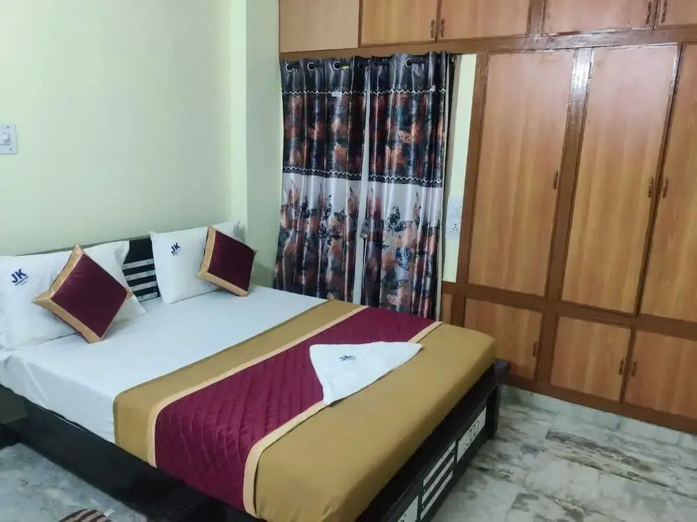 VIC Homestay by pickurstay Hotels