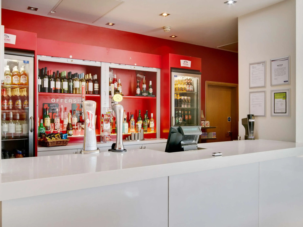 Travelodge Cardiff Atlantic Wharf Hotel