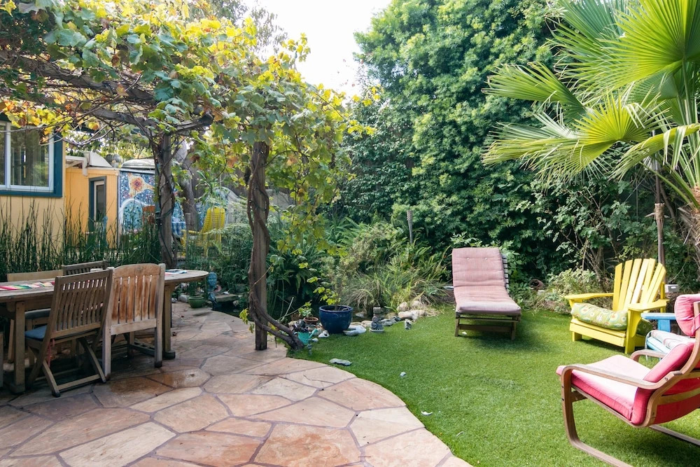 224 W Micheltorena Street House