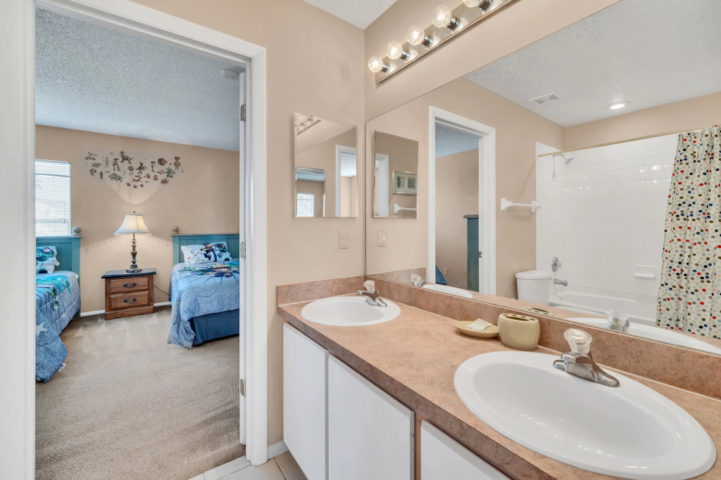 Hampton Estates 439, Davenport , US