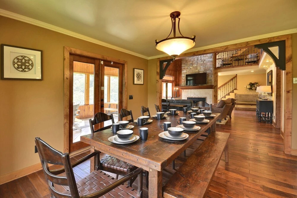 Mossy Brook - 6 Br home by RedAwning