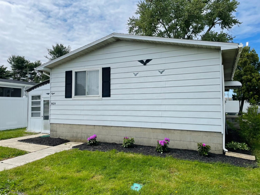 Pet friendly 3 bedroom single family house