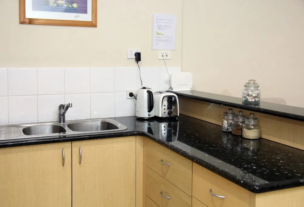Adelaide Cbd Apartment - 3Br, 2Bath & Carpark