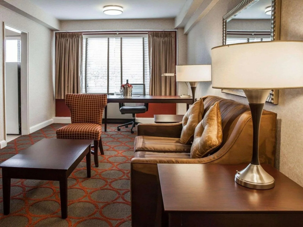 The Virginian Suites, an Ascend Collection hotel