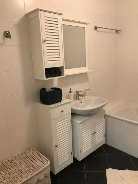 Vienna Hauptbanhof and Belvedere two bedroom apartment