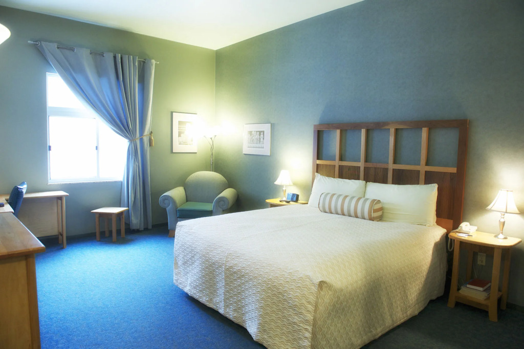 Dimond Center Hotel