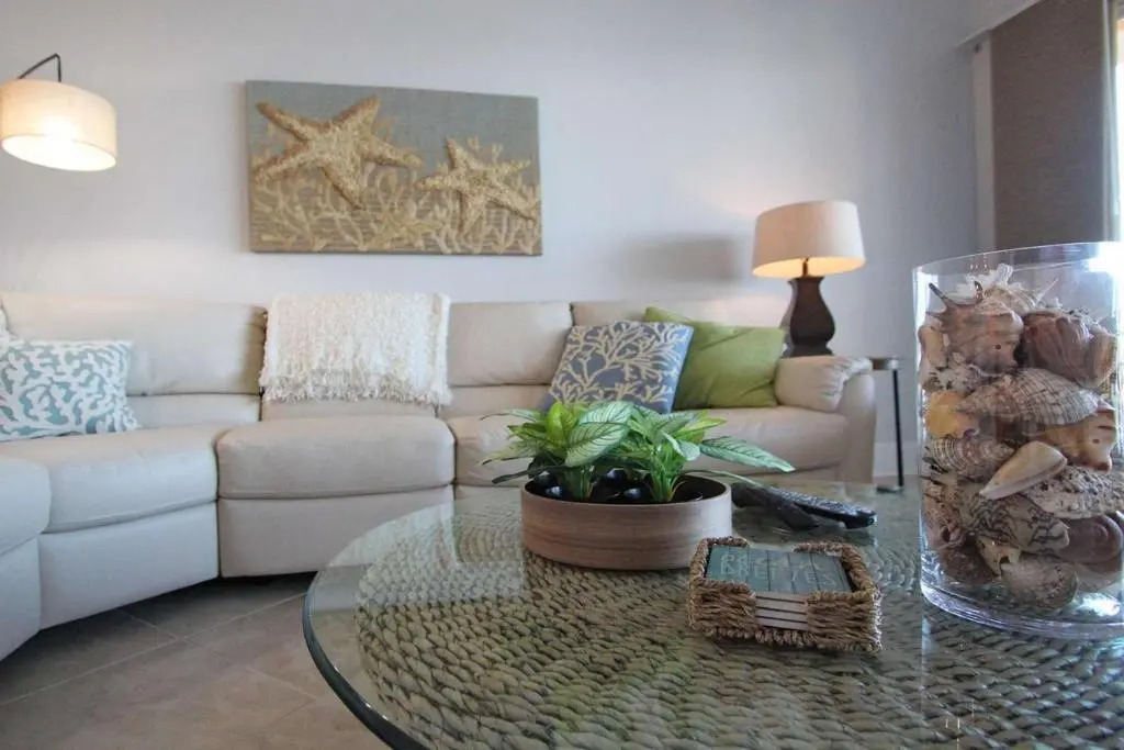 806 Harborview Grande