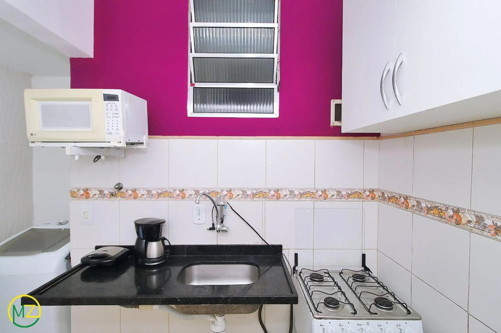 Studio economico com vista para o mar no posto 2 em Copacabana!