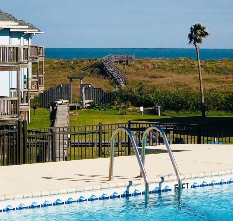 A Change In Lattitude 304Bh 2 Bedroom Condo
