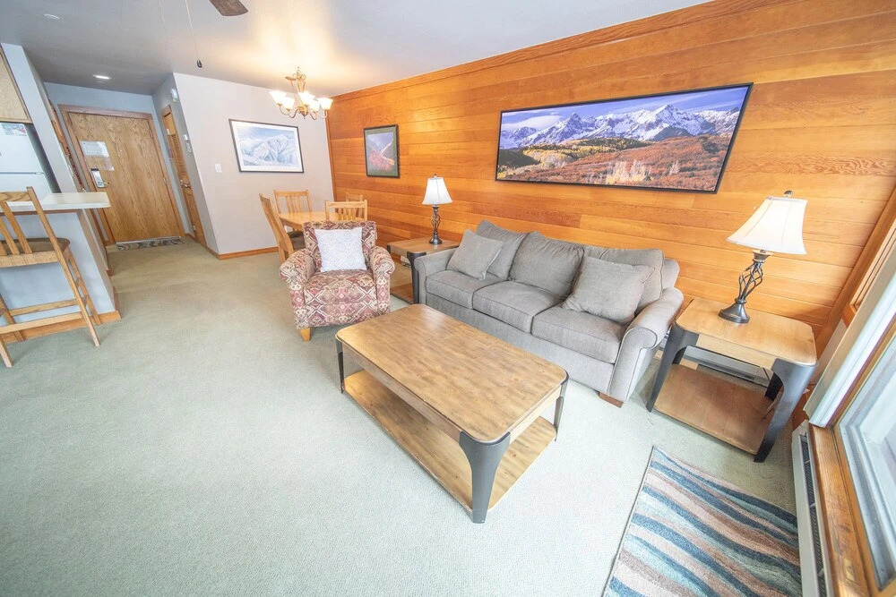 Lakeside 1476