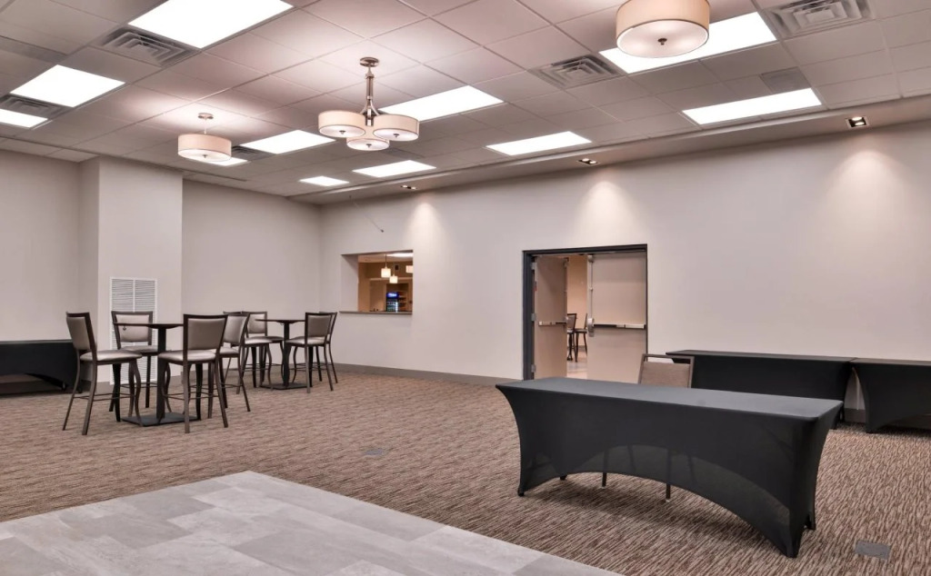 Country Inn & Suites by Radisson, Ft Atkinson, WI