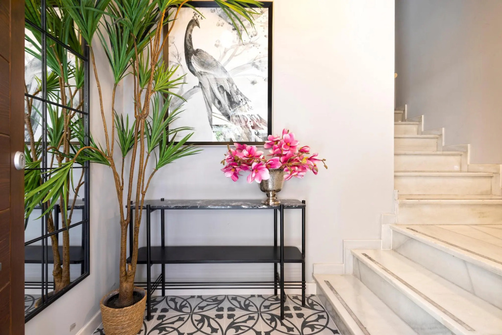 Beautiful 1 bd apartment in the heart of Granada. Mesones II
