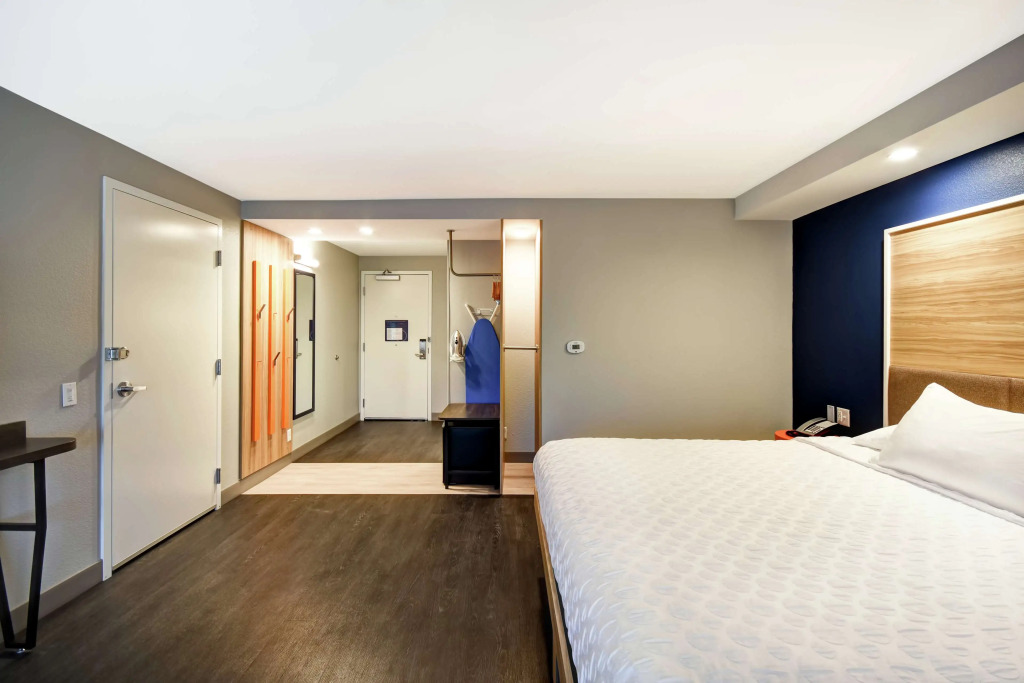 Tru By Hilton Sterling Heights Detroit