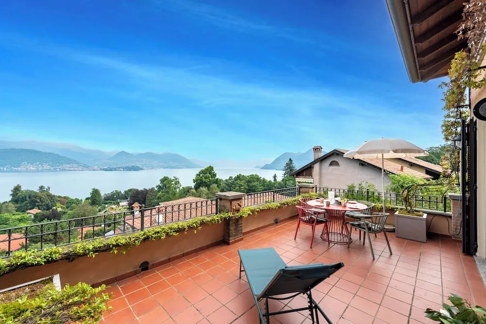 Il Dipinto Sul Lago Stresa Center