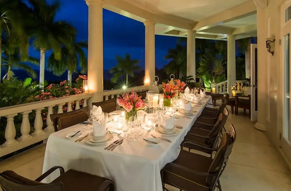 Sprawling 7BR Villa Overlooking the Sea Pool Hot Tub & Resort Access
