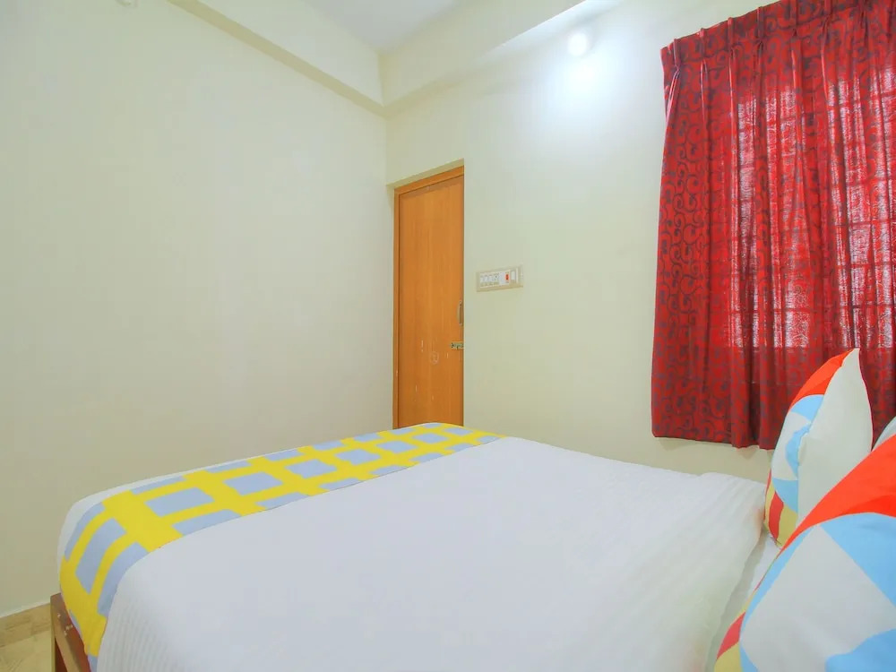OYO 15856 Home 2BHK Near Rock Beach