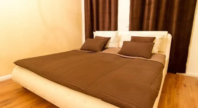 Romantic Modern Centre Apartment
