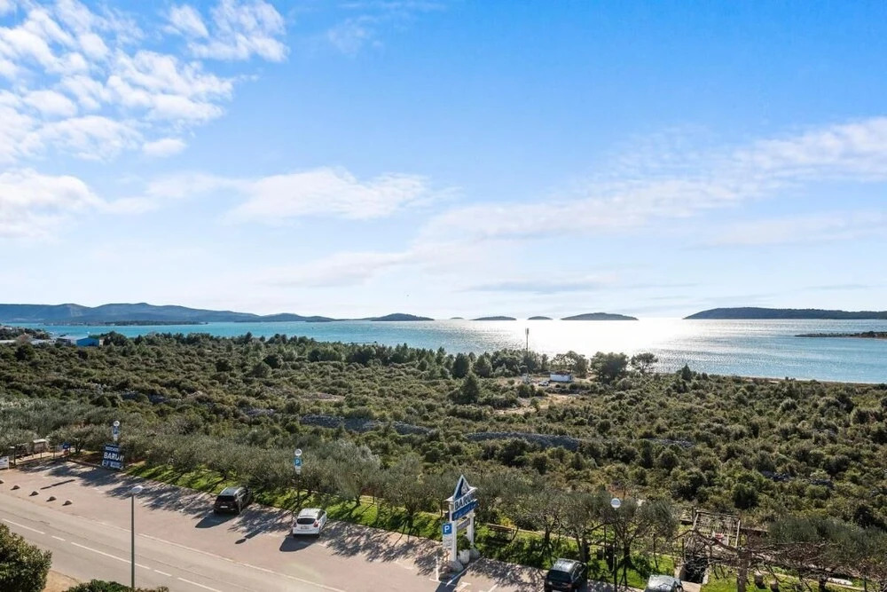 Barun Apartments - One Bedroom Apartment With Terrace and Sea View