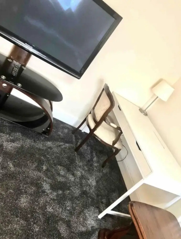 Ac Lounge 115 1-bed Apartment in Rochford
