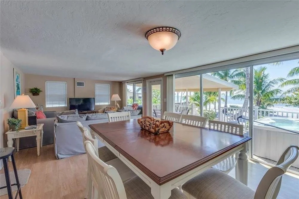 Tropical Paradise - Three Bedroom Home