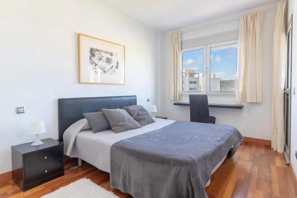 Flatguest Ramblas Golf 6c - Parking + Pool + Gym