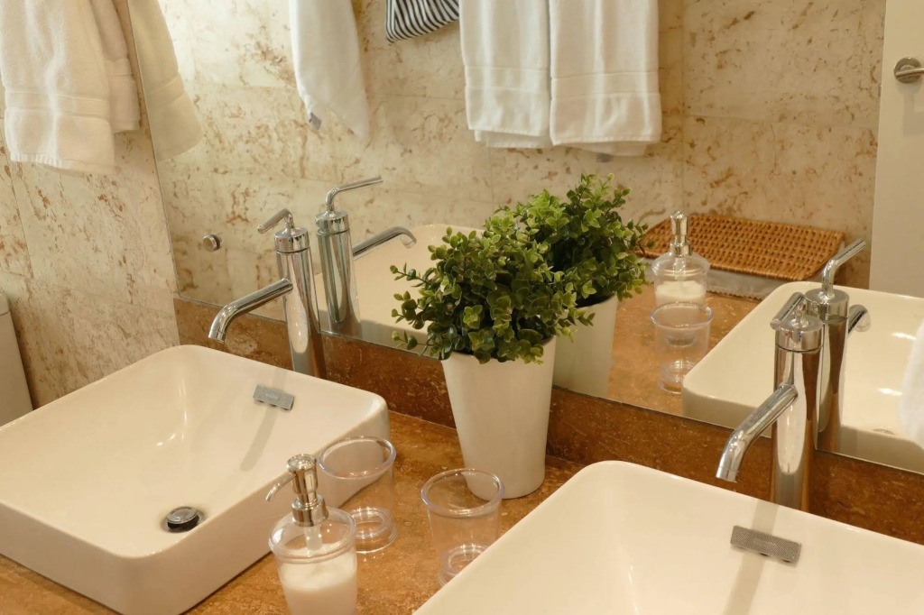 Beach Front Luxury Apartment - BlueBeach
