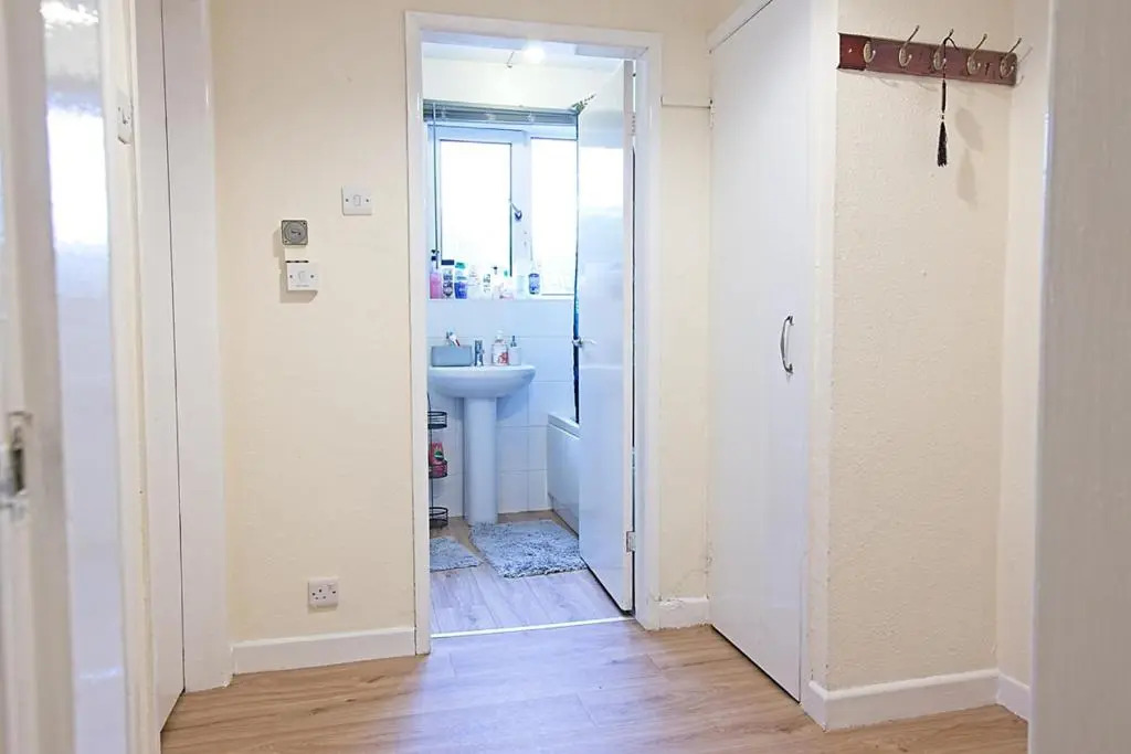 Stylish Five Star Rated Apartment
