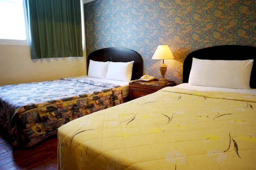 Old School - Nan Fun House Hotel
