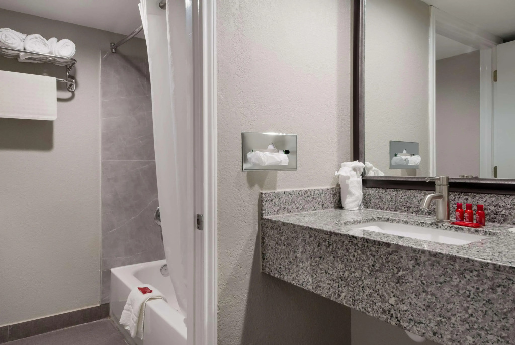 SureStay Plus Hotel by Best Western San Antonio North